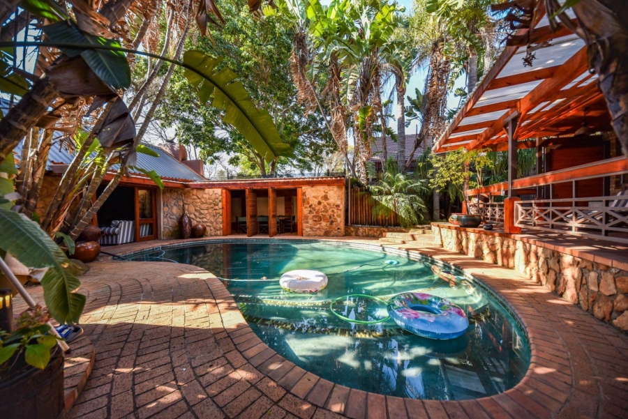 4 Bedroom Property for Sale in Faerie Glen Gauteng