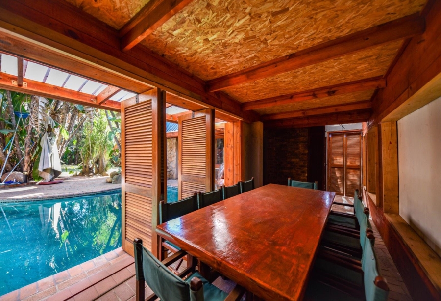 4 Bedroom Property for Sale in Faerie Glen Gauteng