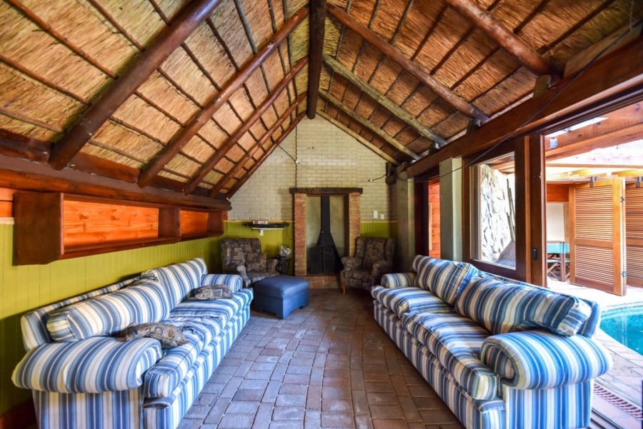 4 Bedroom Property for Sale in Faerie Glen Gauteng
