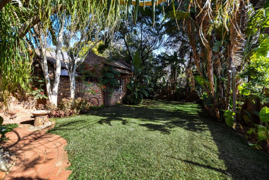 4 Bedroom Property for Sale in Faerie Glen Gauteng