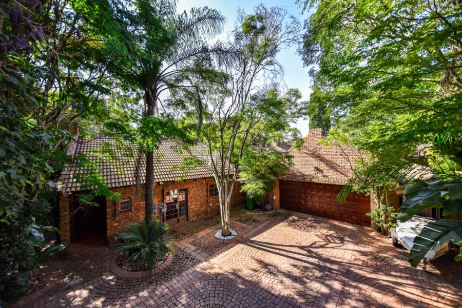 4 Bedroom Property for Sale in Faerie Glen Gauteng