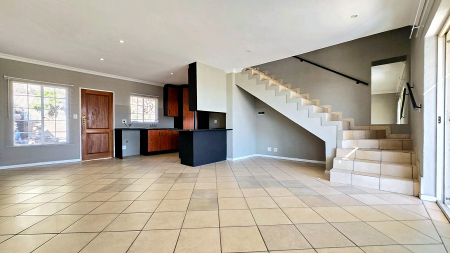 3 Bedroom Property for Sale in La Montagne Gauteng