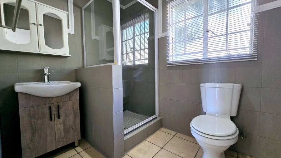 3 Bedroom Property for Sale in La Montagne Gauteng