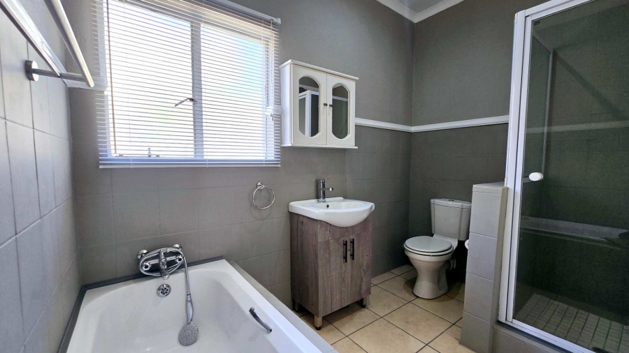 3 Bedroom Property for Sale in La Montagne Gauteng