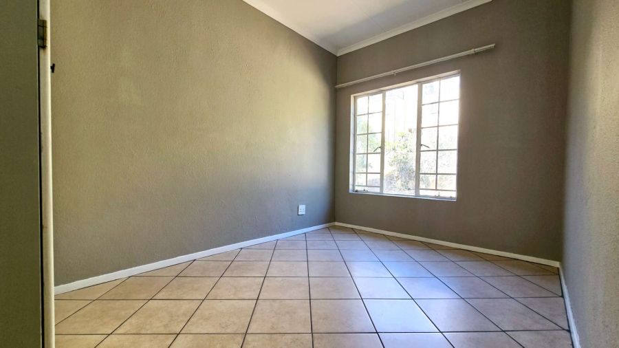 3 Bedroom Property for Sale in La Montagne Gauteng