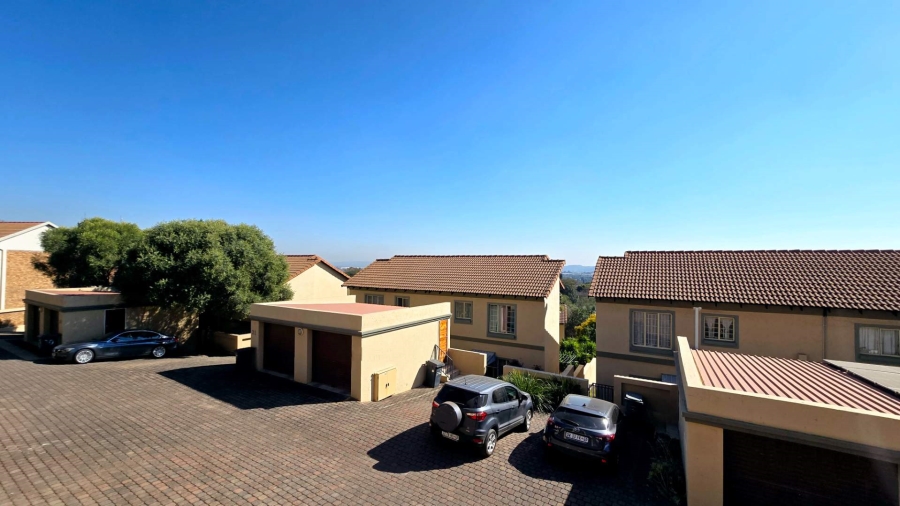 3 Bedroom Property for Sale in La Montagne Gauteng