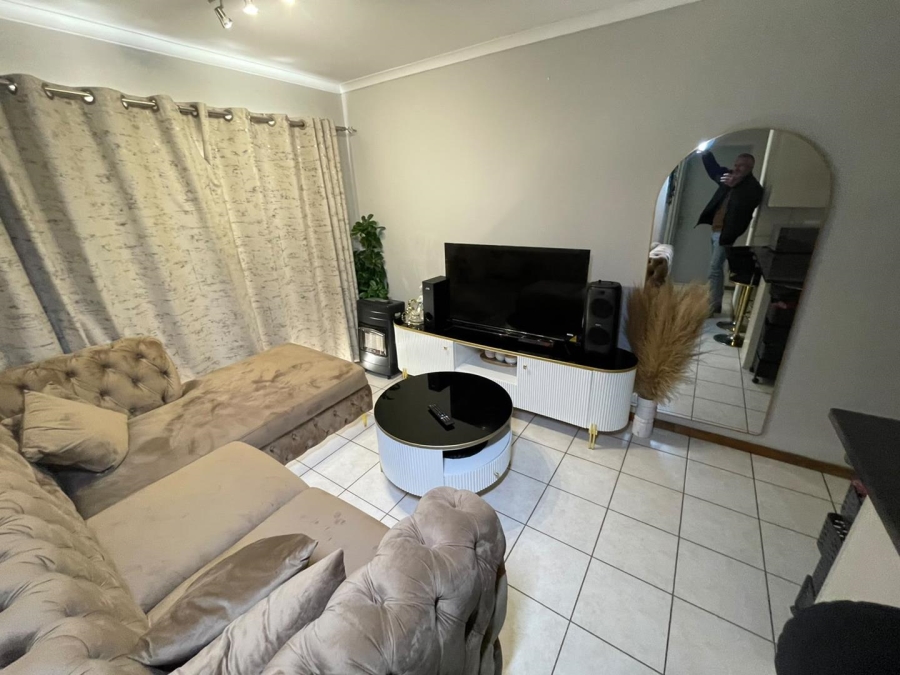 1 Bedroom Property for Sale in Esther Park Gauteng