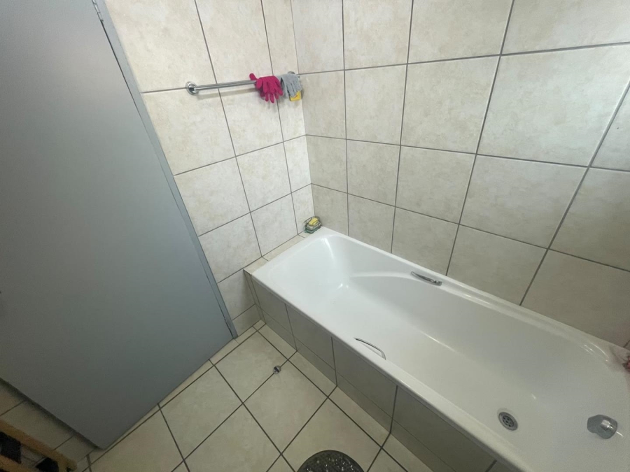 1 Bedroom Property for Sale in Esther Park Gauteng