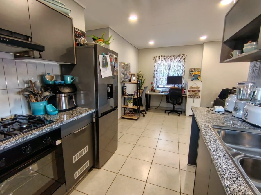 3 Bedroom Property for Sale in Albertsdal Gauteng