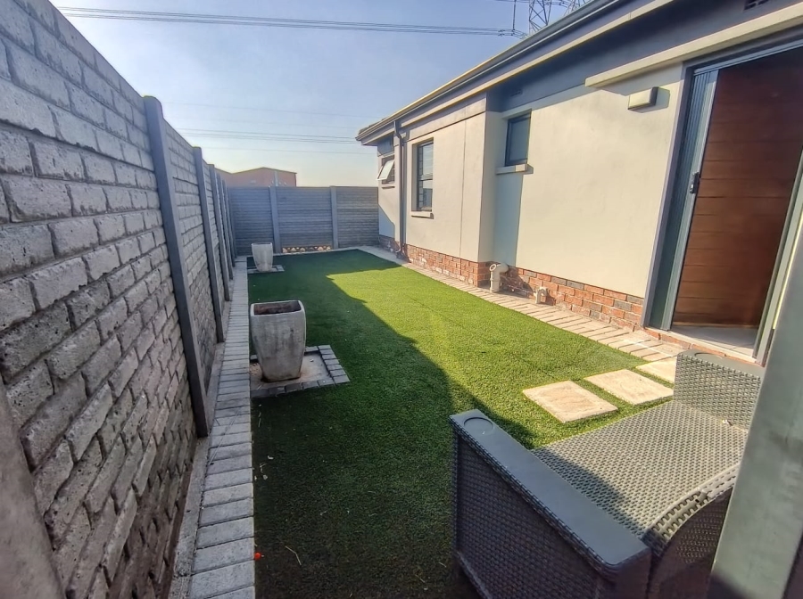 3 Bedroom Property for Sale in Albertsdal Gauteng