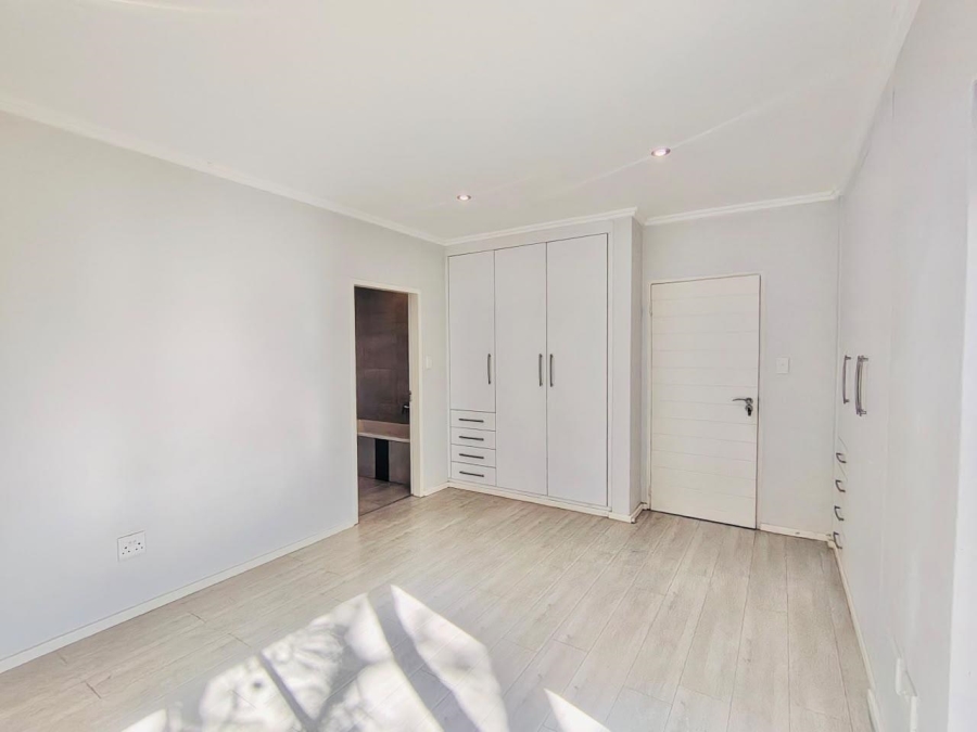 2 Bedroom Property for Sale in Bryanston Gauteng