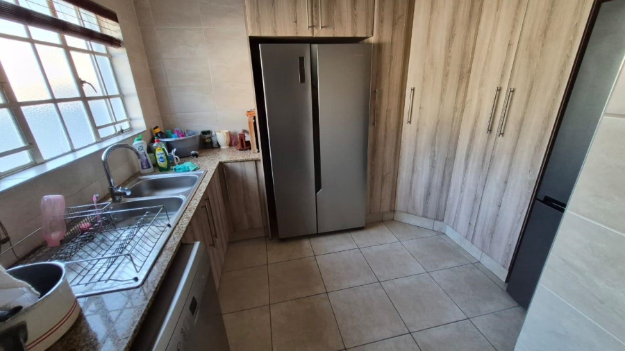 4 Bedroom Property for Sale in Van Riebeeck Park Gauteng