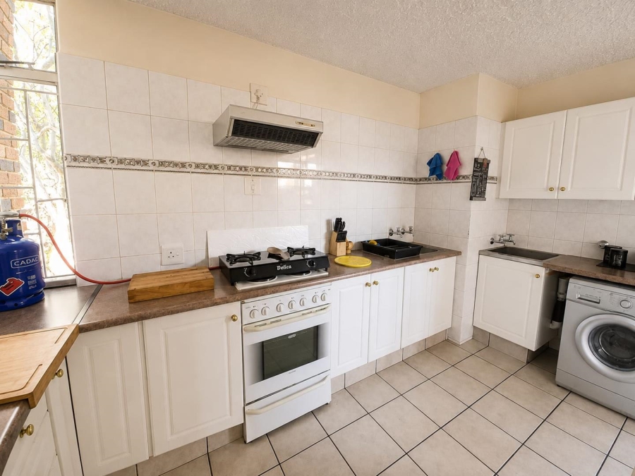 2 Bedroom Property for Sale in Queenswood Gauteng