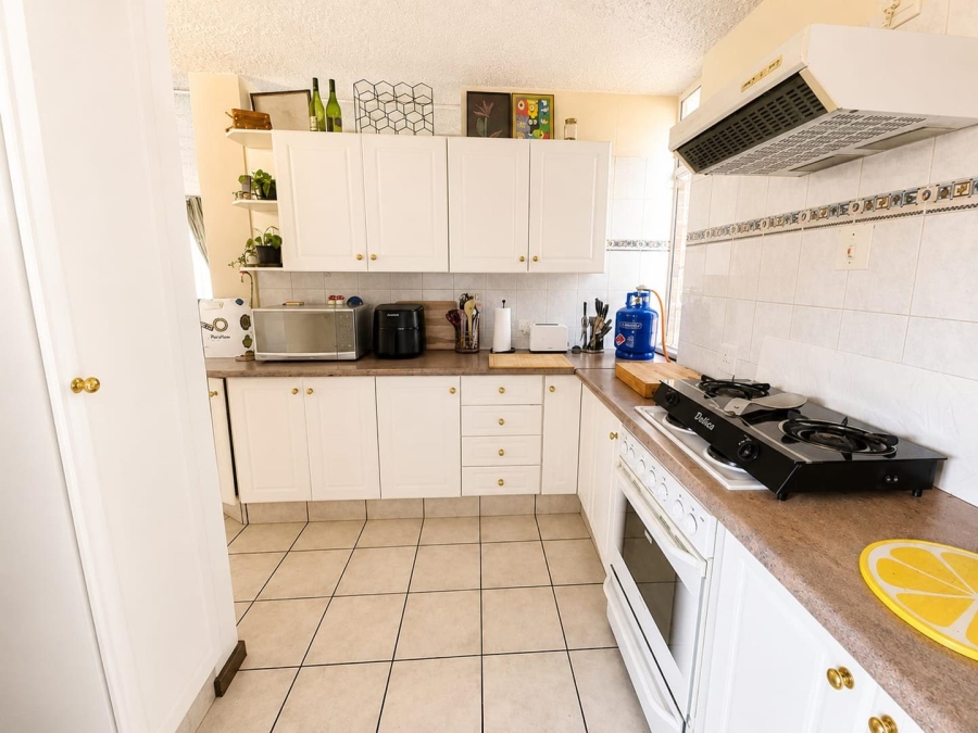 2 Bedroom Property for Sale in Queenswood Gauteng