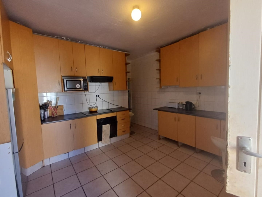 7 Bedroom Property for Sale in Kenilworth Gauteng