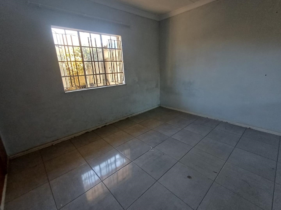 7 Bedroom Property for Sale in Kenilworth Gauteng
