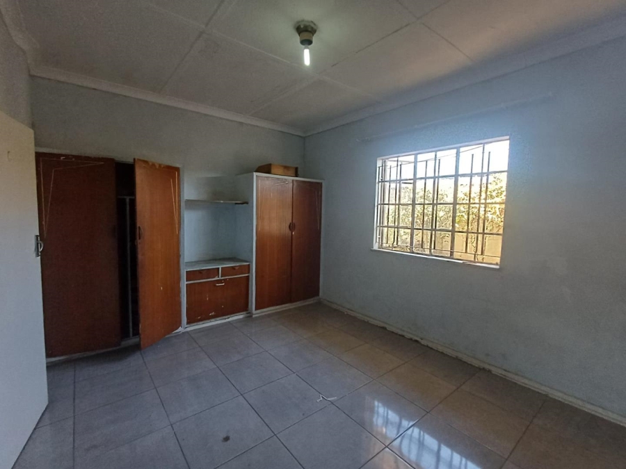 7 Bedroom Property for Sale in Kenilworth Gauteng