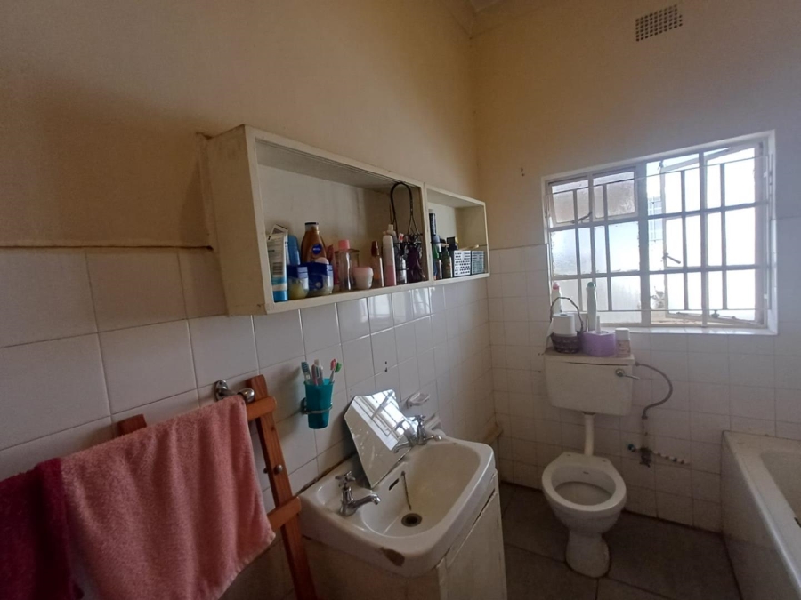 7 Bedroom Property for Sale in Kenilworth Gauteng
