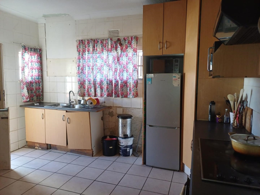 7 Bedroom Property for Sale in Kenilworth Gauteng
