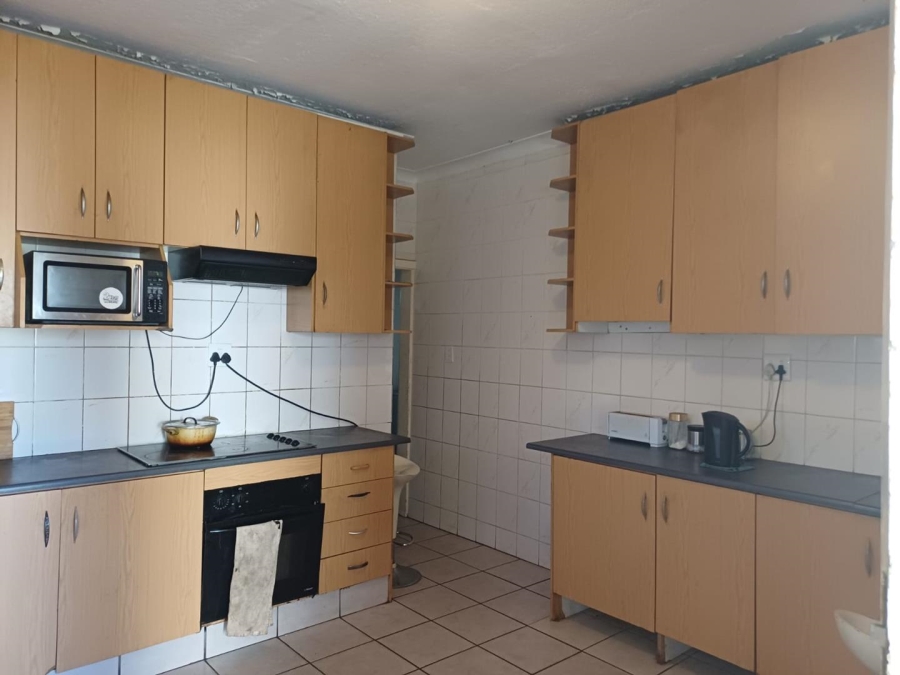 7 Bedroom Property for Sale in Kenilworth Gauteng