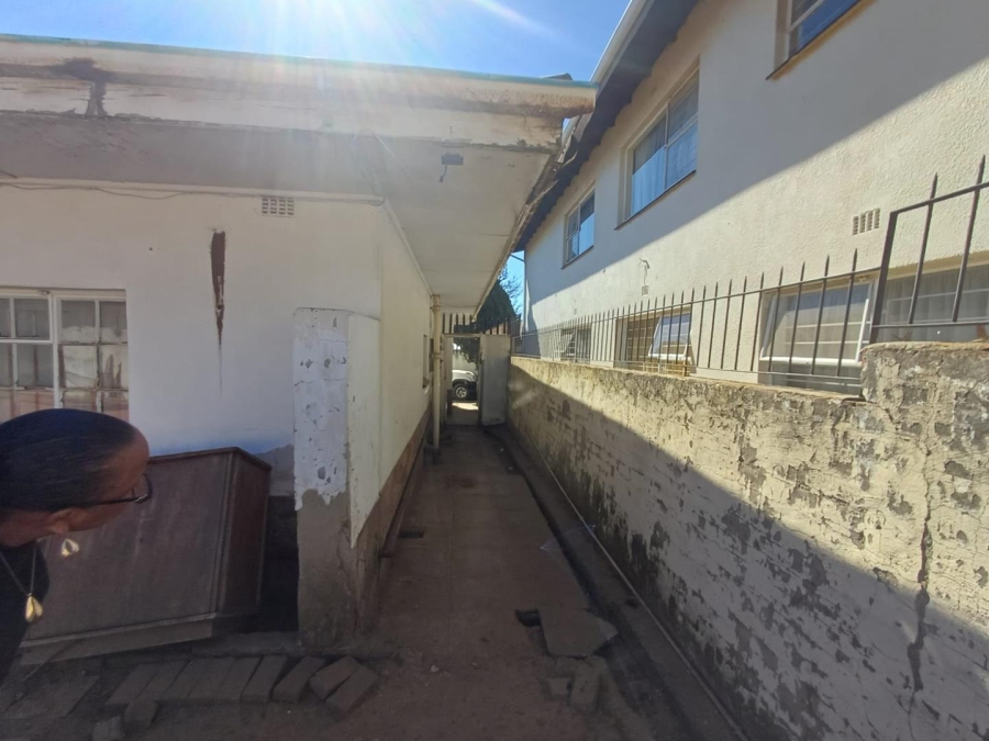 7 Bedroom Property for Sale in Kenilworth Gauteng