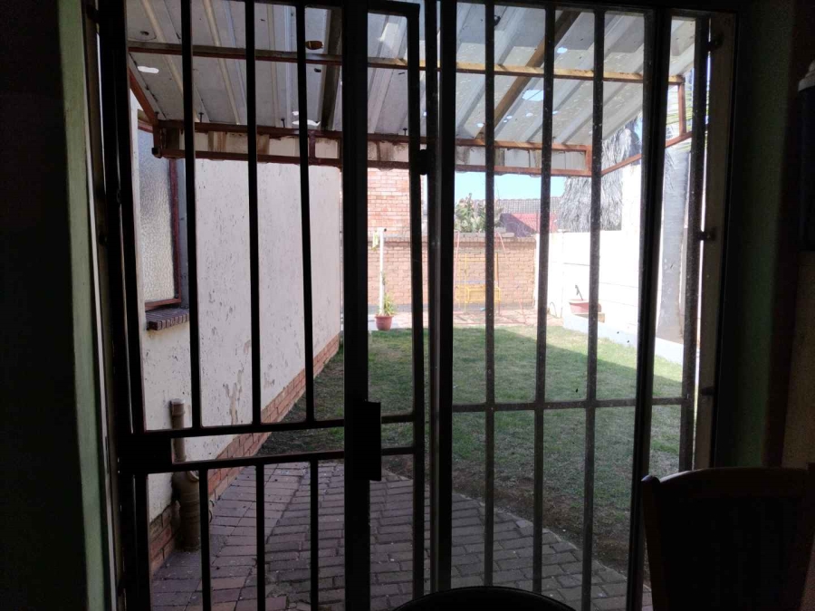 4 Bedroom Property for Sale in Lenasia Gauteng