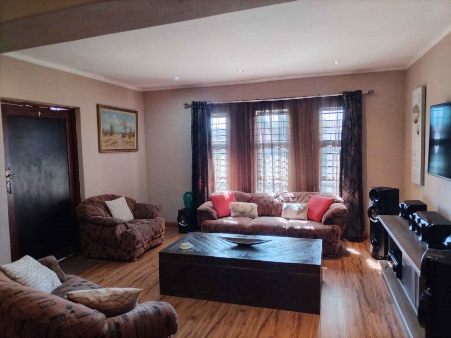 4 Bedroom Property for Sale in Lenasia Gauteng