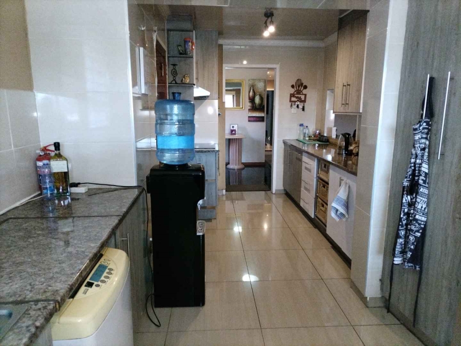 4 Bedroom Property for Sale in Lenasia Gauteng