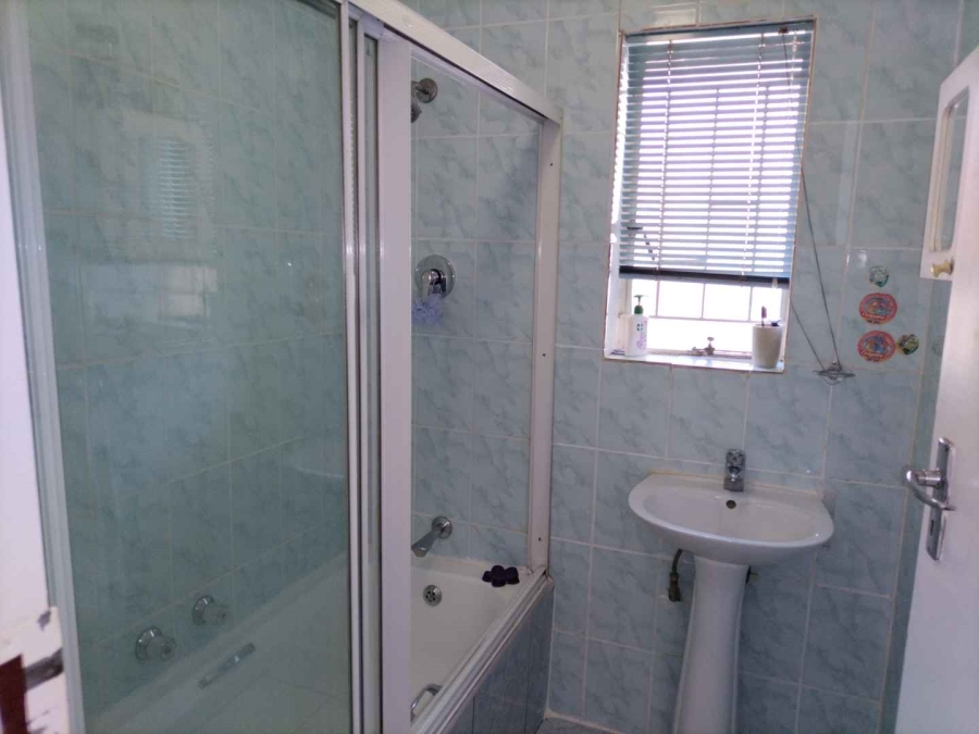 4 Bedroom Property for Sale in Lenasia Gauteng