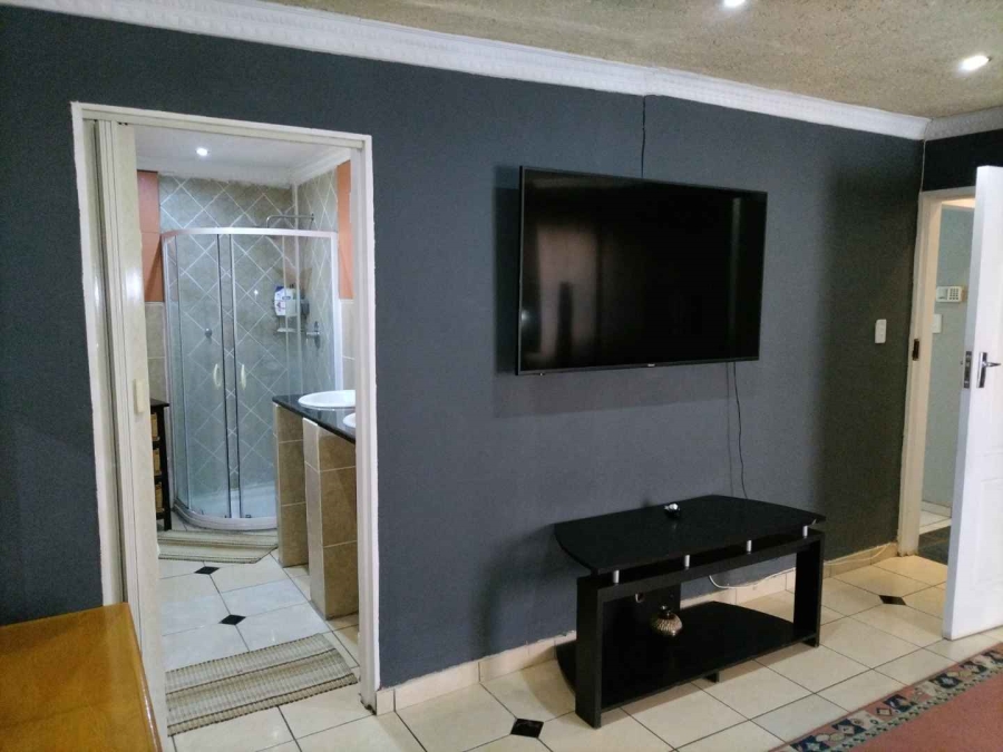 4 Bedroom Property for Sale in Lenasia Gauteng