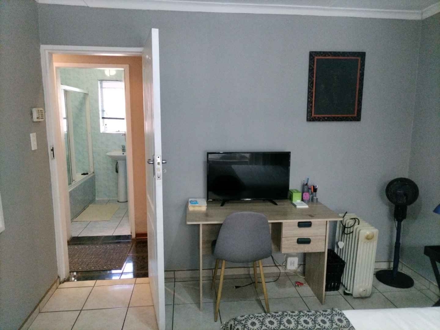 4 Bedroom Property for Sale in Lenasia Gauteng