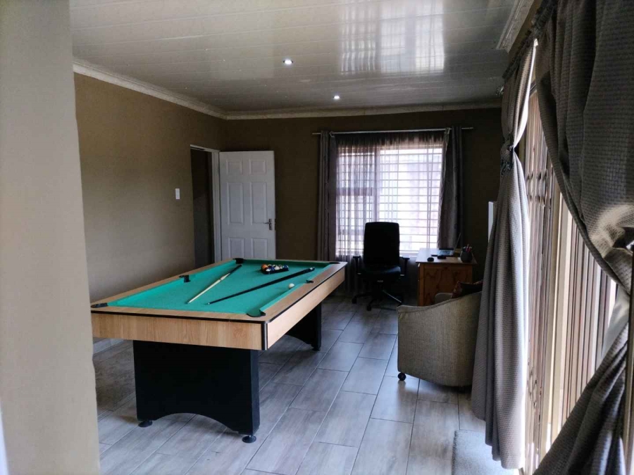 4 Bedroom Property for Sale in Lenasia Gauteng