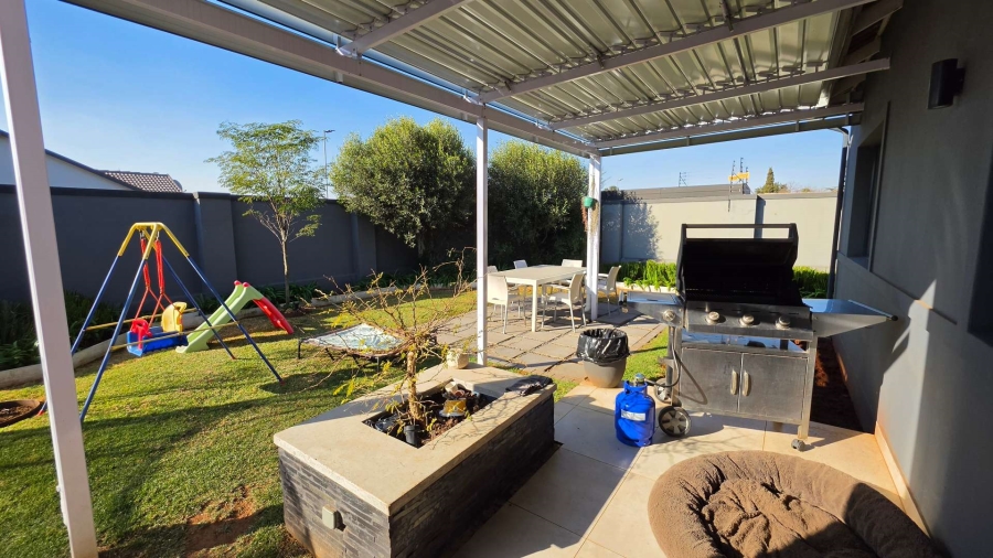 3 Bedroom Property for Sale in Country View Gauteng