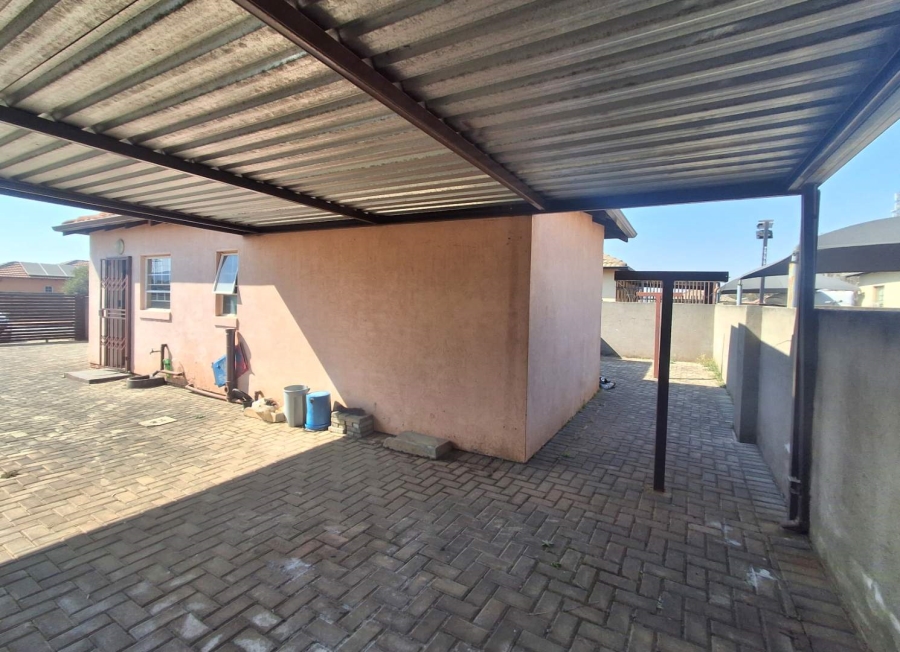 3 Bedroom Property for Sale in Kirkney Gauteng