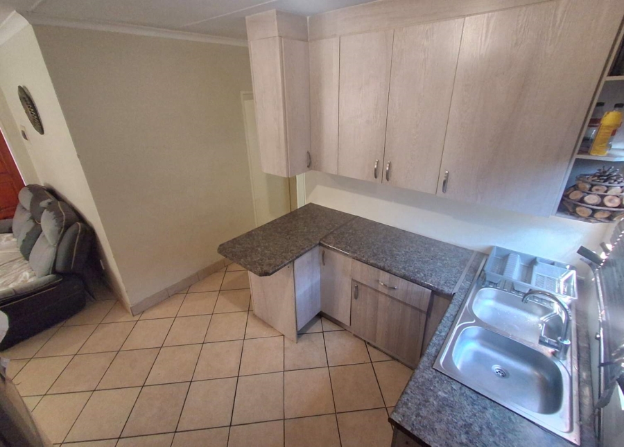 3 Bedroom Property for Sale in Kirkney Gauteng