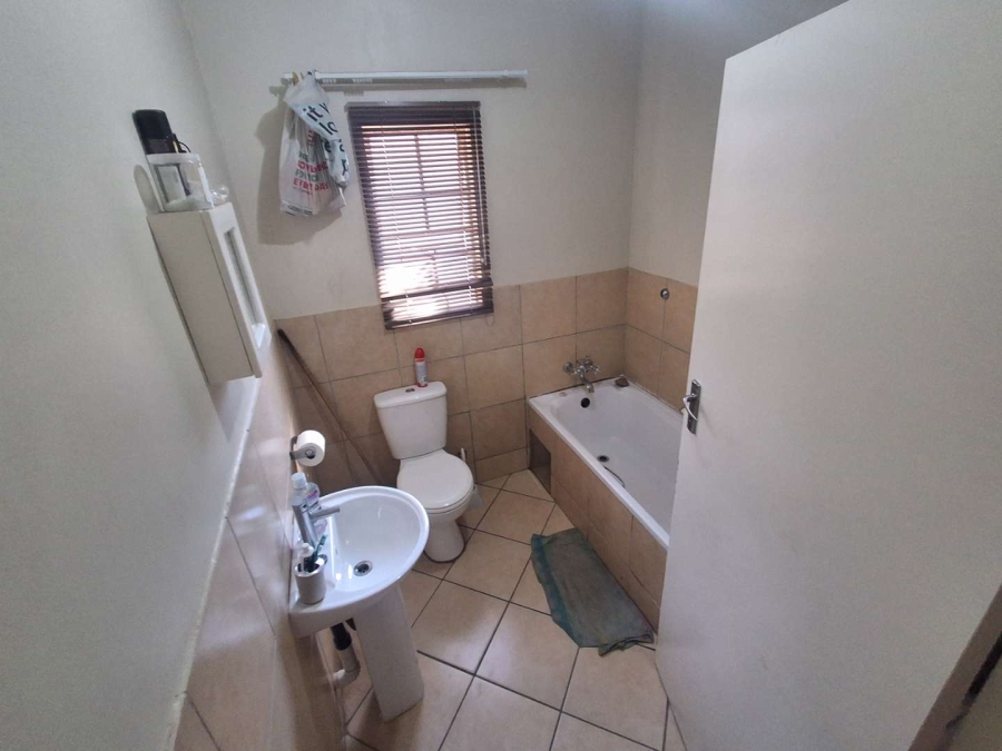 3 Bedroom Property for Sale in Kirkney Gauteng