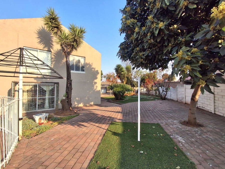 4 Bedroom Property for Sale in Elandspoort Gauteng