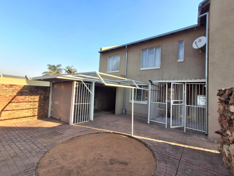 4 Bedroom Property for Sale in Elandspoort Gauteng
