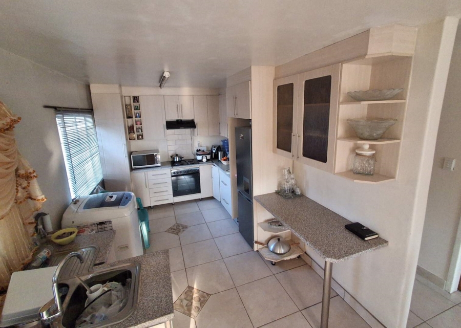 4 Bedroom Property for Sale in Elandspoort Gauteng