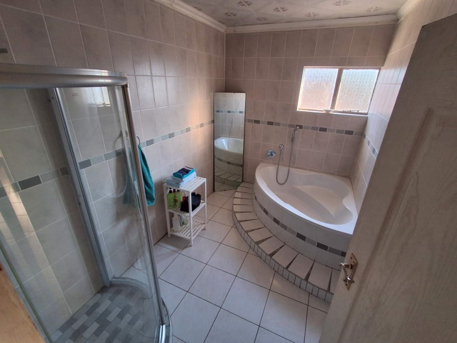 4 Bedroom Property for Sale in Elandspoort Gauteng