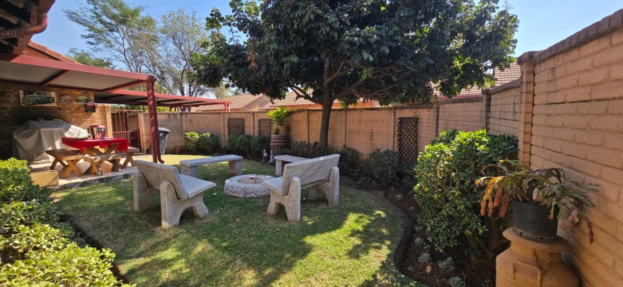 3 Bedroom Property for Sale in Equestria Gauteng