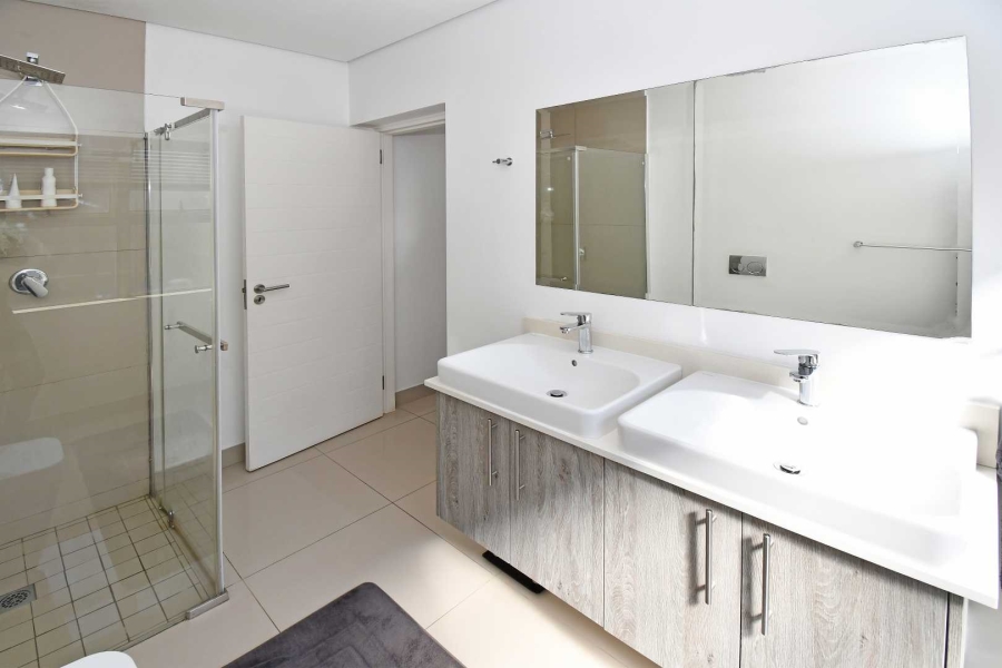 3 Bedroom Property for Sale in Broadacres Gauteng