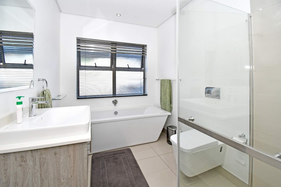 3 Bedroom Property for Sale in Broadacres Gauteng
