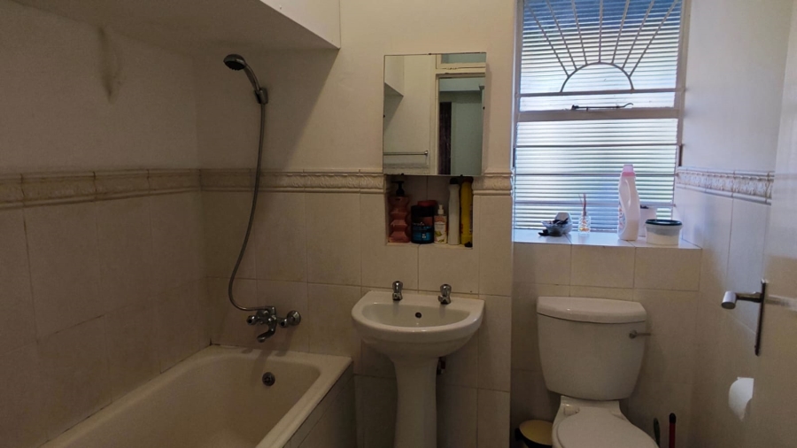 1 Bedroom Property for Sale in Waverley Gauteng