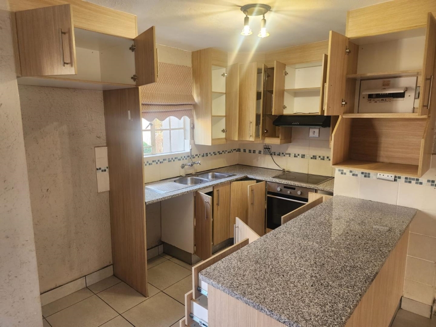 2 Bedroom Property for Sale in Bassonia Gauteng