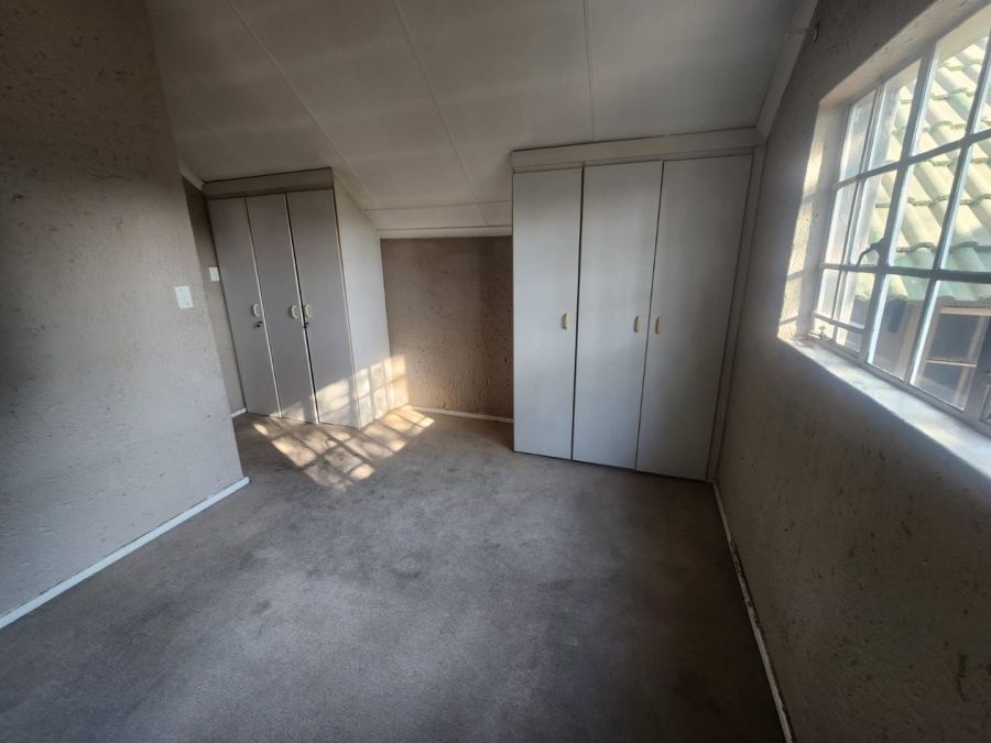 2 Bedroom Property for Sale in Bassonia Gauteng