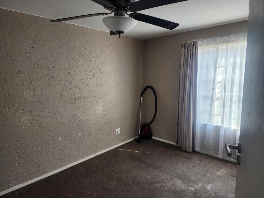 2 Bedroom Property for Sale in Bassonia Gauteng