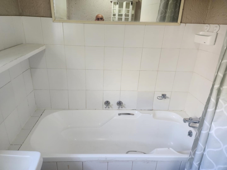 2 Bedroom Property for Sale in Bassonia Gauteng