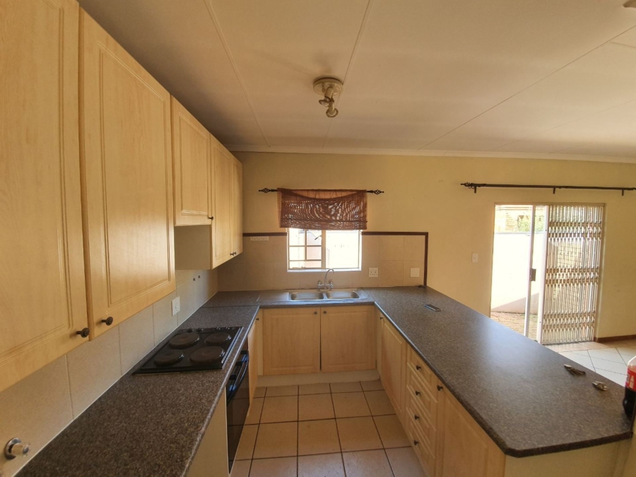 To Let 2 Bedroom Property for Rent in Equestria Gauteng