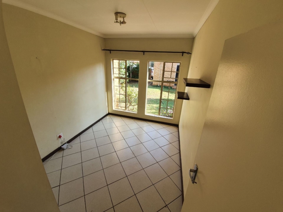 To Let 2 Bedroom Property for Rent in Equestria Gauteng